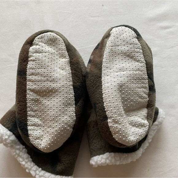 Handmade Camo Fleece Slipper Booties Size 9 - Picture 7 of 8
